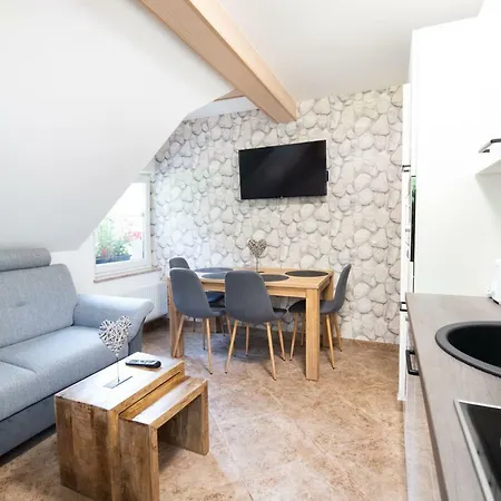 Grad Kamen Apartment *