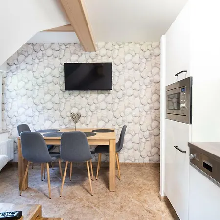 Grad Kamen Apartment *