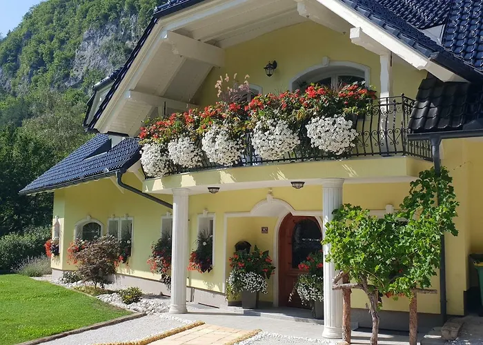 Grad Kamen * בגונג'ה נה גורנג'סקם