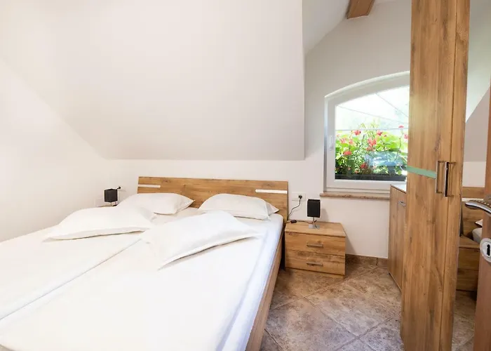 Grad Kamen * Begunje na Gorenjskem